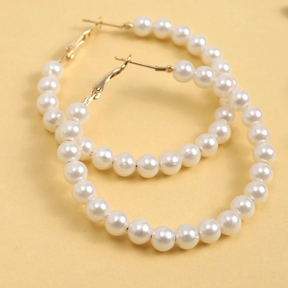 🔵Pearl Hoop Earrings - Picture 2 of 5